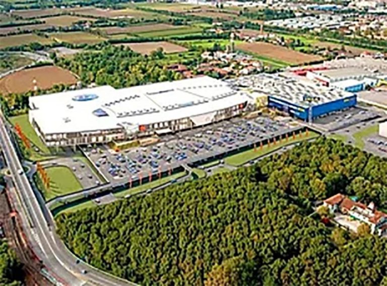 Elnòs Shopping Center