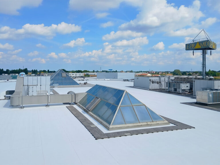 Centro Commerciale “Le Piramidi”